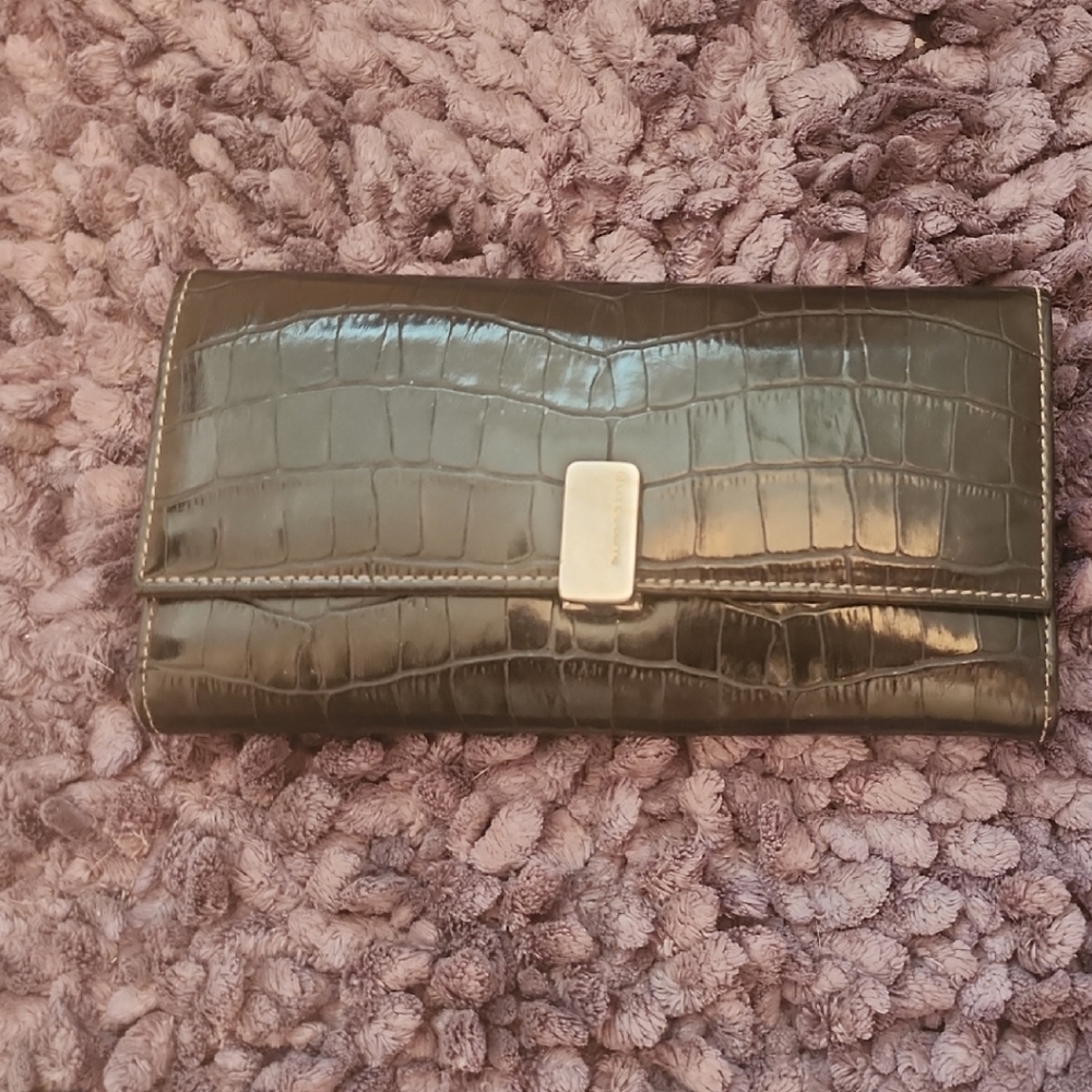Liz Claiborne Dark Brown Croc-Embossed Wallet